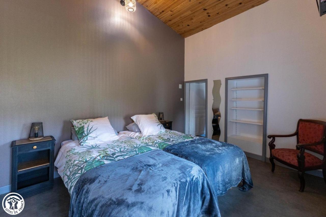 Bed and Breakfast Chambre D'Hote De La Petite Toscane D'Auvergne Isserteaux Экстерьер фото